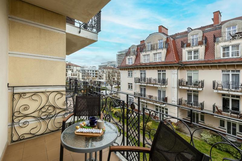 Apartamenty Trzy Korony blisko Plaży by Noclegi Renters - image 16