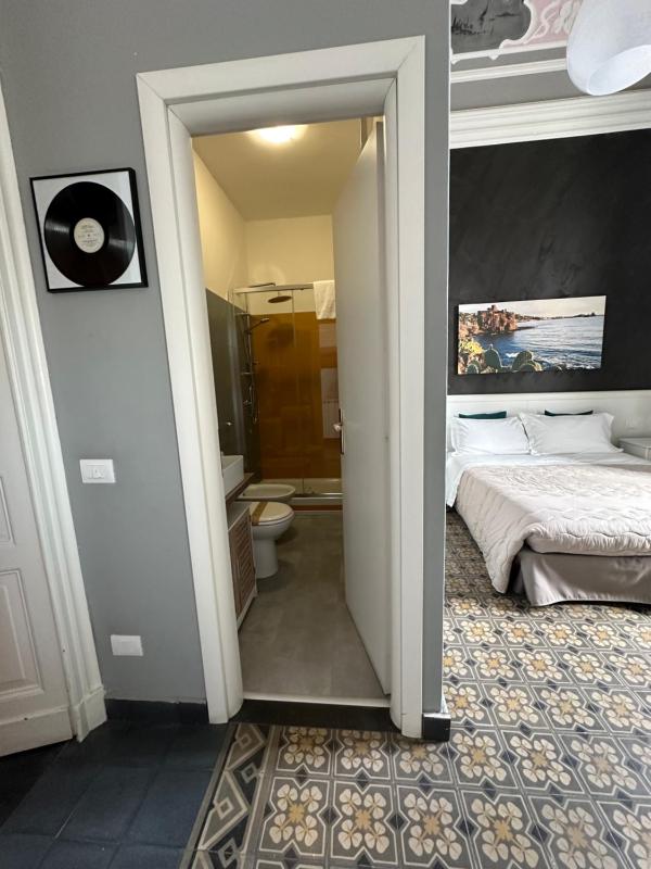 Double Room image 2