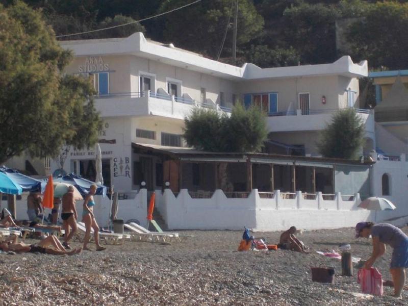Triple Room with Sea View image 2