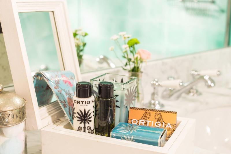 Superior Double Room image 3