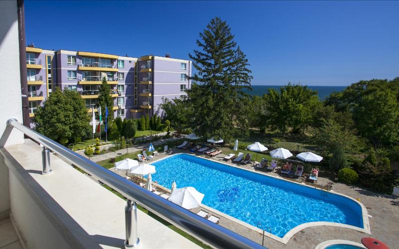One-Bedroom Suite with Balcony and Sea View (2 Adults + 2 Children) image 2