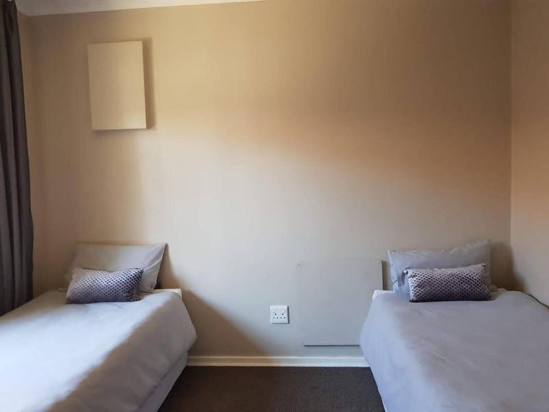 Comfortable Furnished Apartment Wi-fi free Parking - image 9