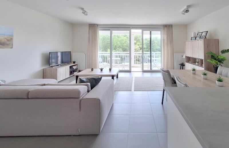 Large Two-Bedroom Apartment image 4
