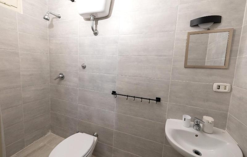 Double Room with Private Bathroom image 4