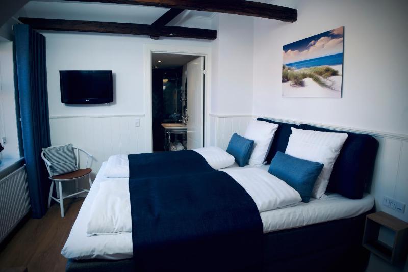 Double Room image 1