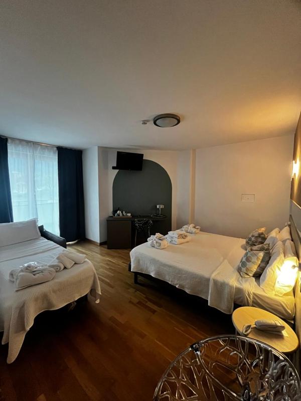 Comfort Triple Room image 3