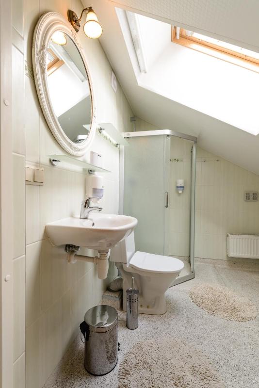Double or Twin Room image 3