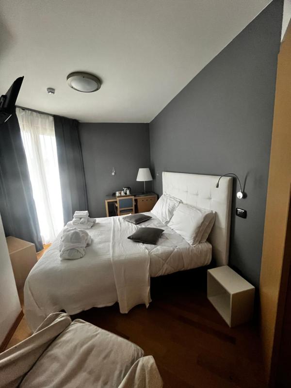 Economy Small Double Room image 3
