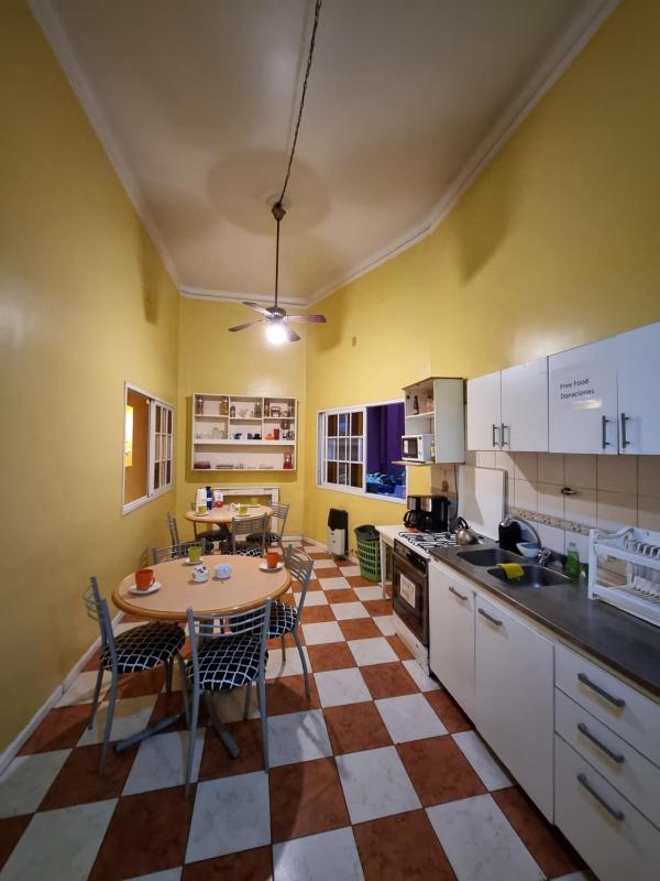 Hostel Estoril - image 12