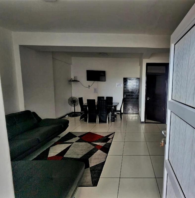 Beachurst Apartment - image 1