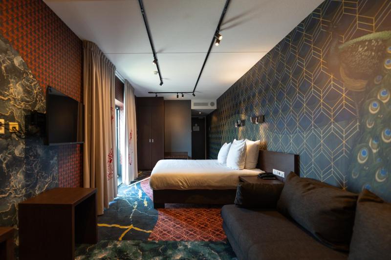 Large Deluxe Double Room image 1