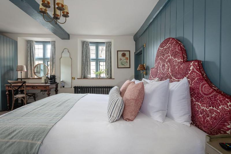 Superior King Room image 1
