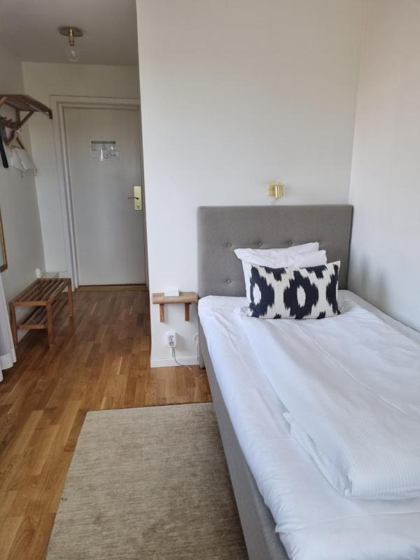 Standard Single Room image 4