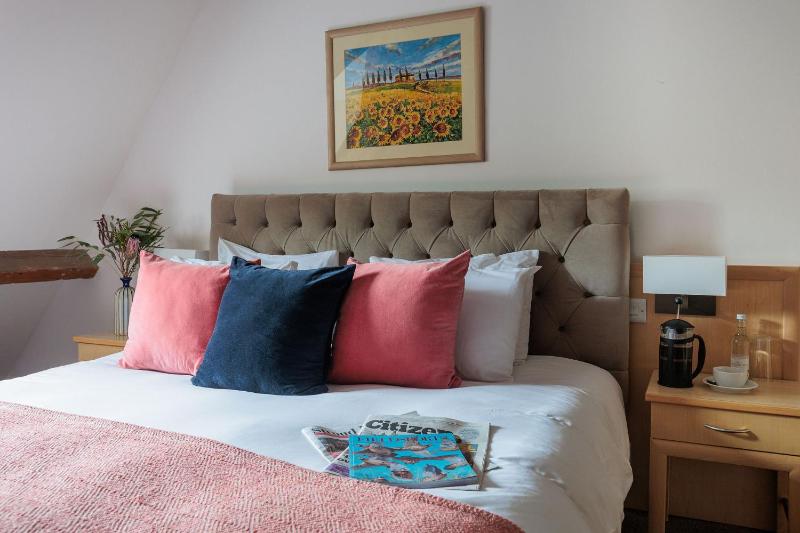 Double Room image 4