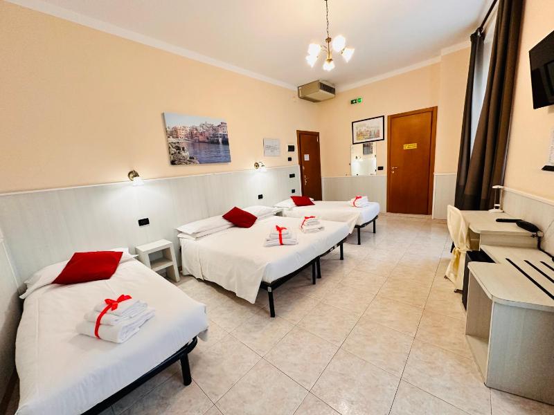 Quadruple Room image 3