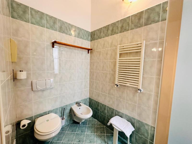 Quadruple Room image 2