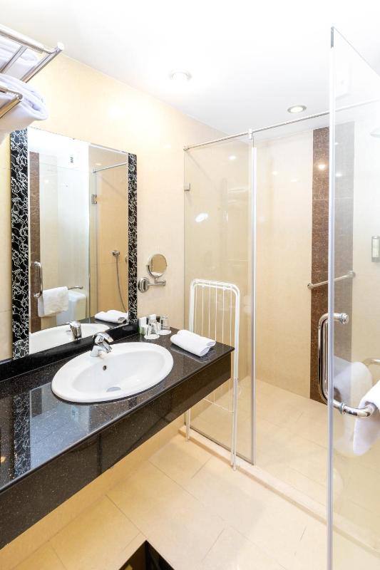 Superior Double Room image 3
