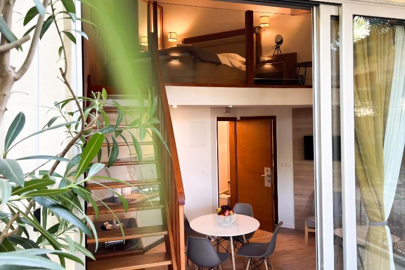 Duplex Studio with Patio and Sea View image 2
