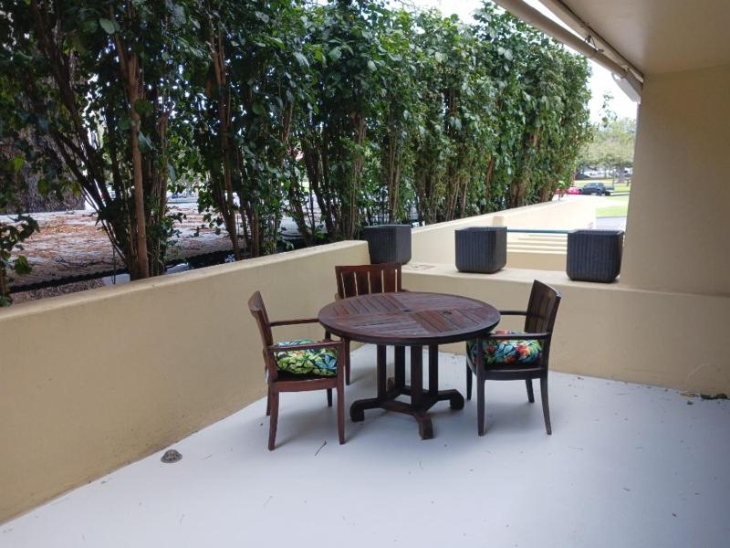 Diamond Head Beach Hotel - image 2