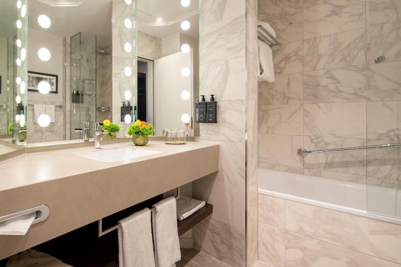 Junior King Suite - Non-Smoking image 2