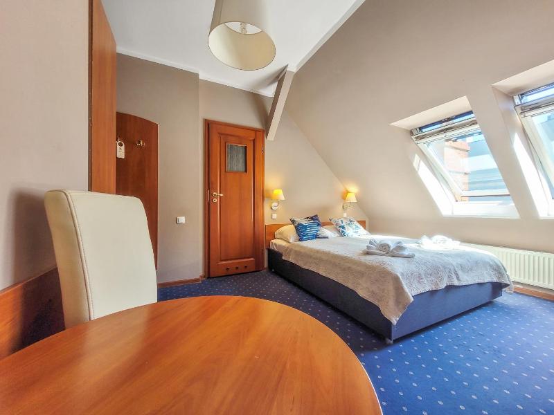 Double Room - Attic image 3