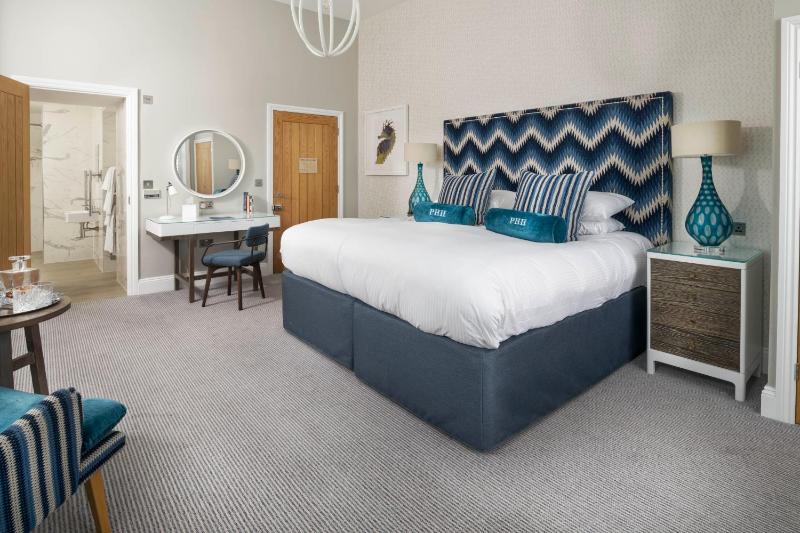 Superior Double Room image 3
