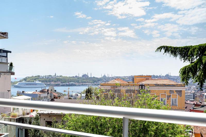 Apartment with Sea View image 1