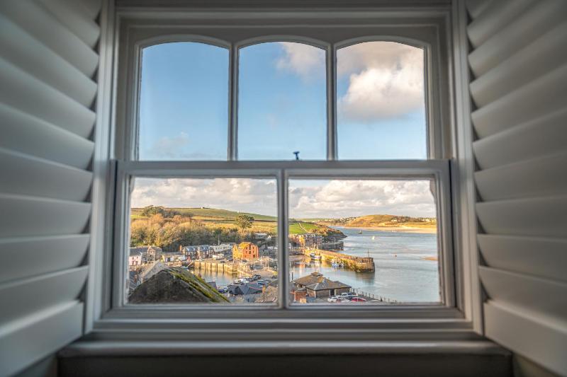 Superior Double Room with Estuary View image 4