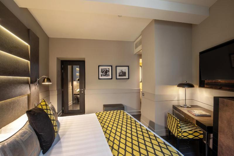 Classic Double or Twin Room image 3