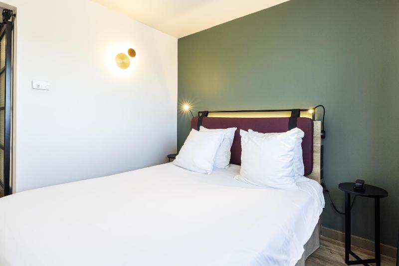 Double Room with 1 Double Bed image 4