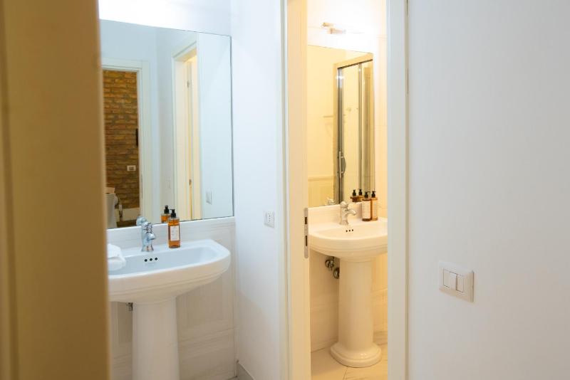 Classic Apartment image 3