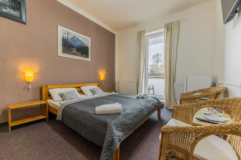 Double Room image 4