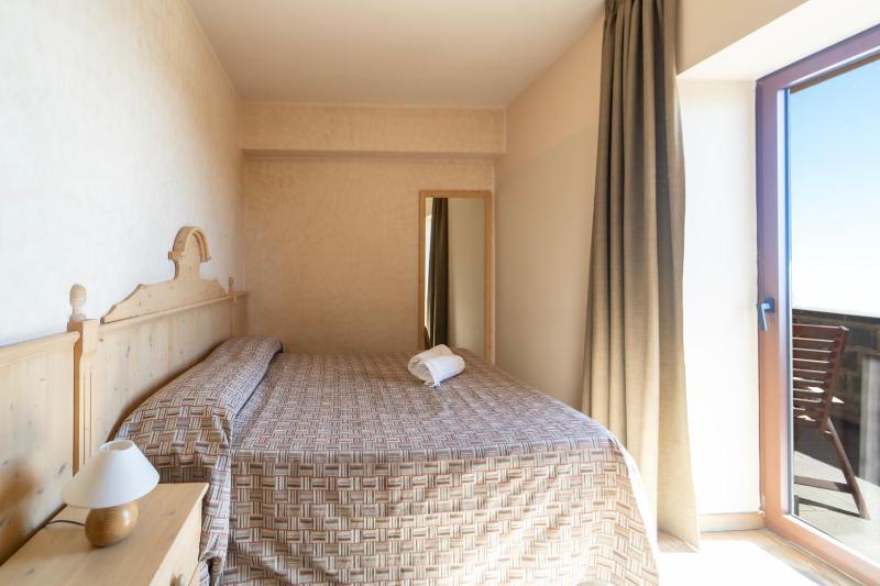 Double Room with Terrace image 3