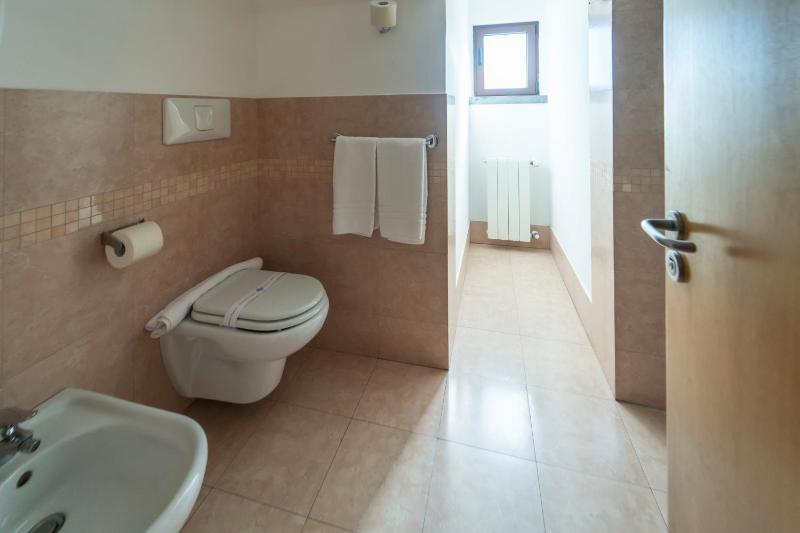 Classic Quadruple Room image 2