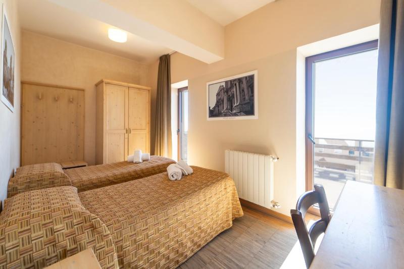 Quadruple Room with Terrace image 4