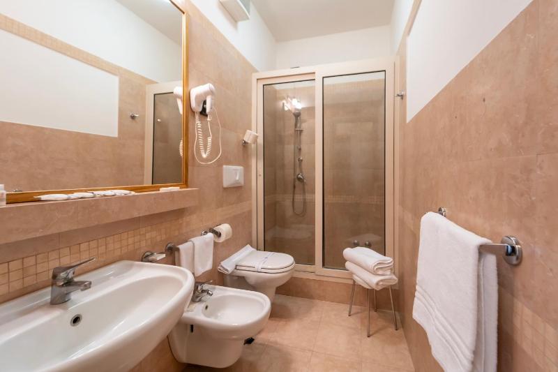 Quadruple Room with Terrace image 3