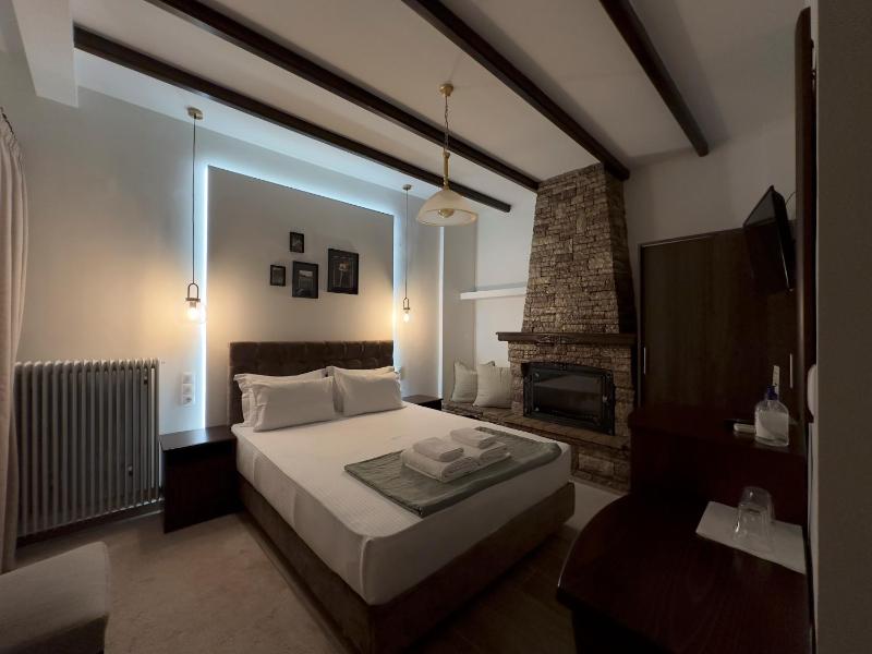 King Room with Mountain View image 1