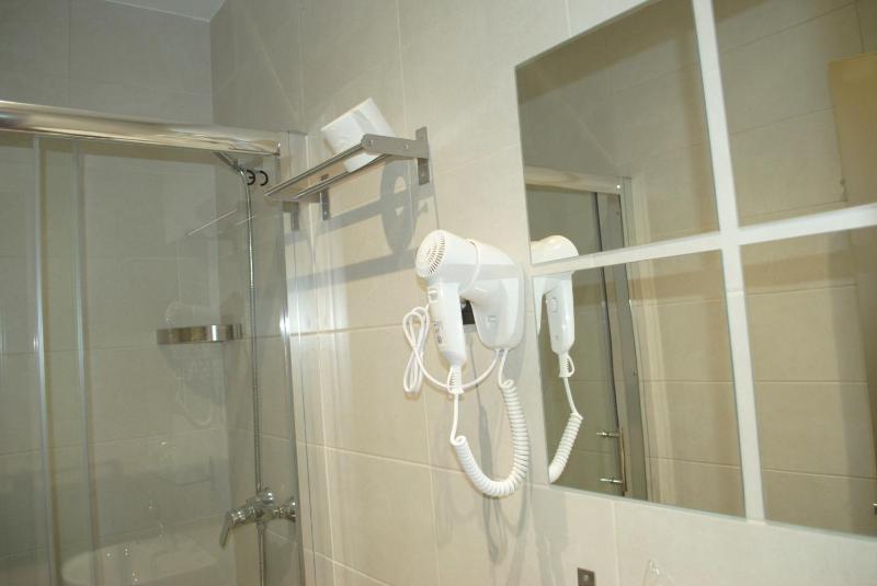 Small Double Room image 2