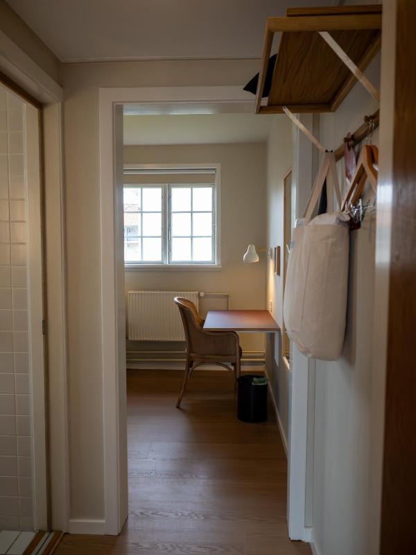Small Single Room image 4