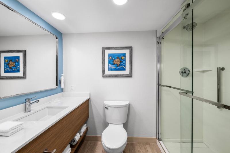 King Suite with Pool View image 3