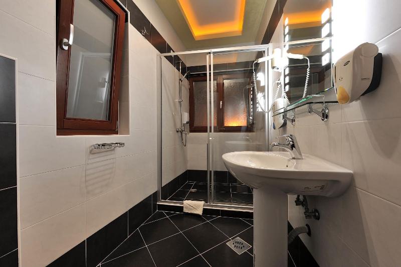 Comfort Double or Twin Room image 3