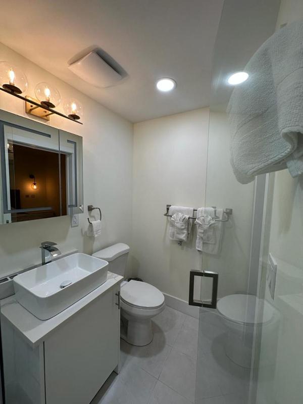Green Island Inn - image 25