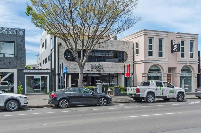 Prime Location Handy CBD& Restaurants - image 11