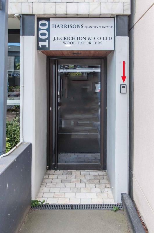 Prime Location Handy CBD& Restaurants - image 2