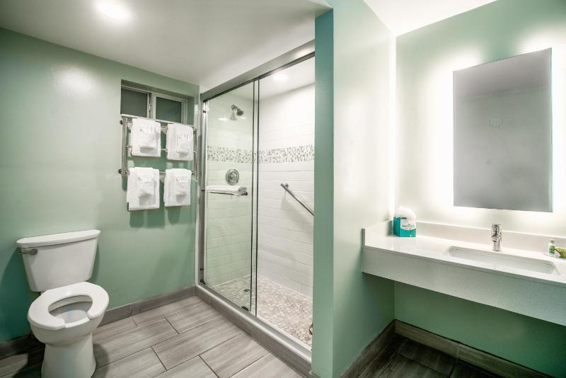 Perry's Ocean-Edge Resort - image 40