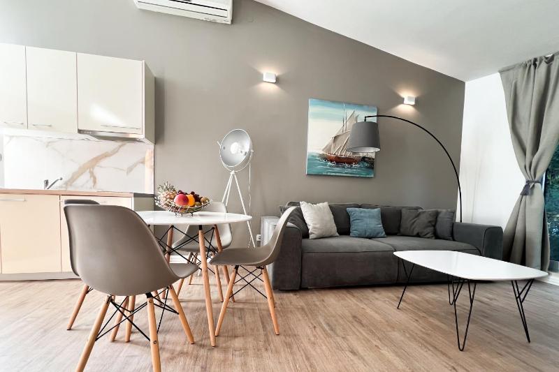 One-Bedroom Apartment with Sea View image 1