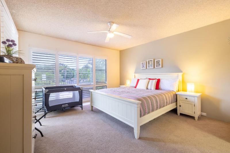14 The Dunes large unit with pool tennis court and directly across from Fingal beach - image 19