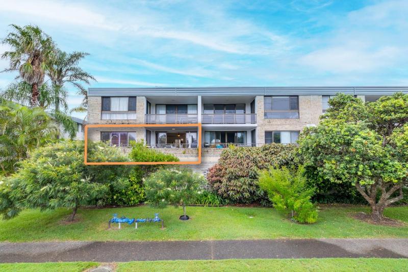 14 The Dunes large unit with pool tennis court and directly across from Fingal beach - image 21