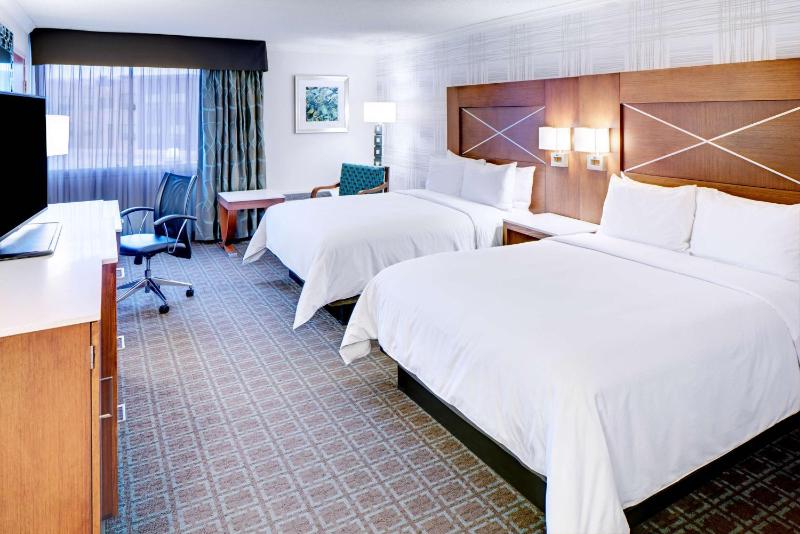Queen Room with Two Queen Beds image 4