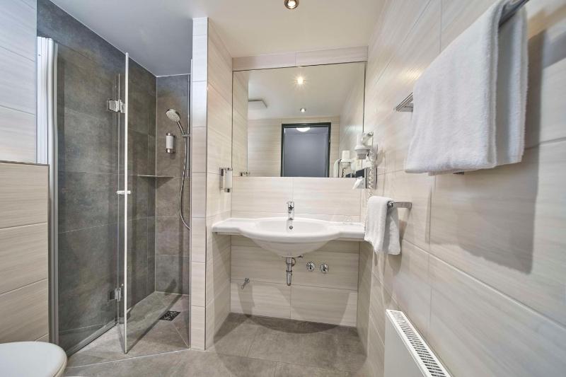 Standard Double Room image 4